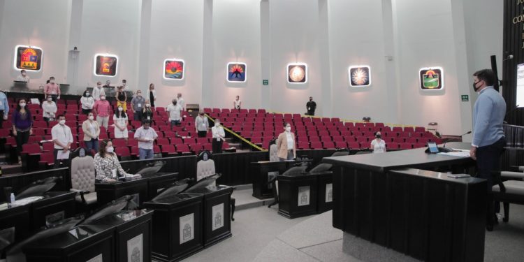 SESIONAN POR MÁS DE SEIS HORAS LOS DIPUTADOS DE QUINTANA ROO; EXHORTAN A LA CFE A DAR FACILIDADES DE PAGO