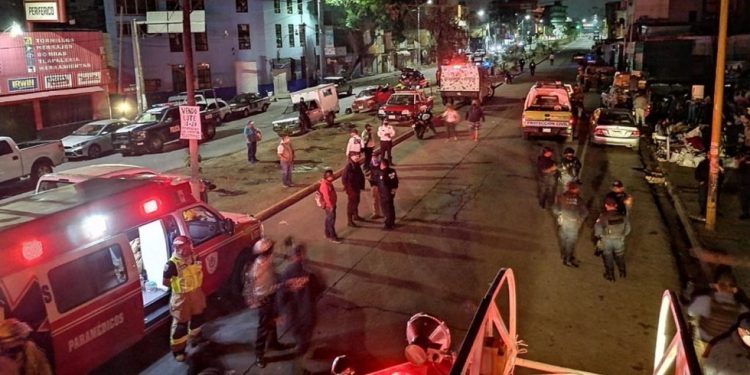 INCENDIO EN CENTRAL DE ABASTO DE OAXACA