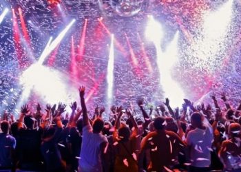 INVITAN A FIESTA PARA CONTAGIAR COVID-19, COMO «LO HACEN EN SUECIA»