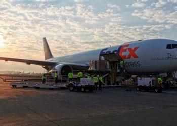 LLEGA A MÉXICO SEGUNDO VUELO CON VENTILADORES DE EUA