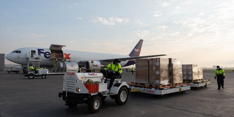 LLEGA DE EUA TERCER AVIÓN CON INSUMOS PARA ATENDER COVID-19