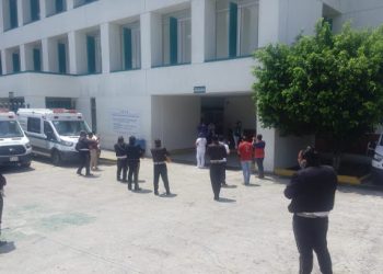 MARIACHIS LLEVAN SERENATA A MADRES QUE ESTÁN EN HOSPITALES DE VILLAHERMOSA