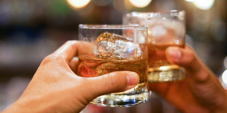 MUEREN 17 PERSONAS EN PUEBLA POR ALCOHOL ADULTERADO