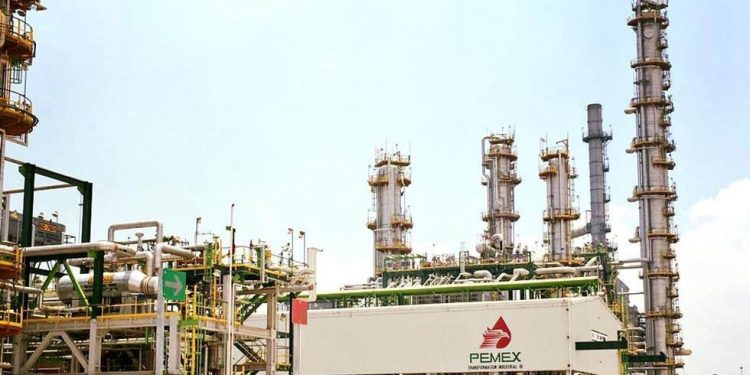 PEMEX TIENE INVERSIONES AL ALZA, PERO POBRES RESULTADOS: CNH