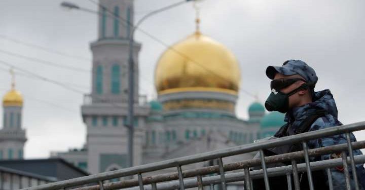 RUSIA SUMA 353 MIL 427 CASOS DE COVID-19