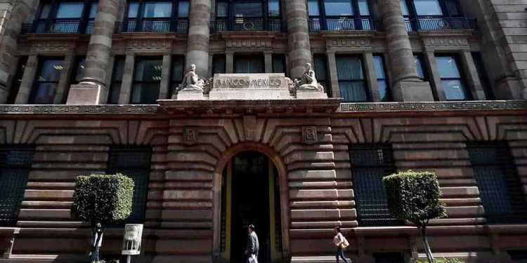 SALEN DEL PAÍS 206 MIL 743 MDP DE INVERSIONES EN BONOS: BANXICO