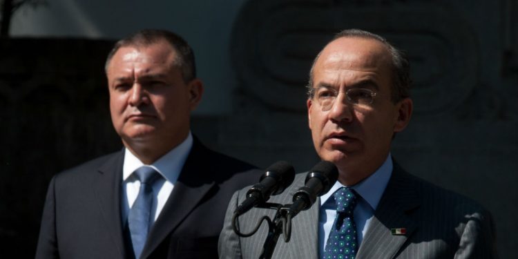 SI NO SE PROCEDIÓ CONTRA GARCÍA LUNA FUE POR ENCUBRIMIENTO