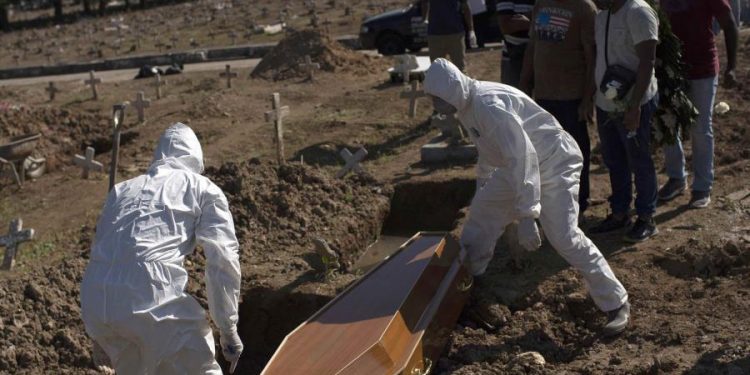 SUDAMÉRICA ACAPARA ATENCIÓN MUNDIAL POR ALZA EN CONTAGIOS