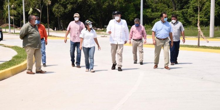 SUPERVISA ADÁN AUGUSTO AVANCE DE CONSTRUCCIÓN DEL BOULEVARD EN COMALCALCO