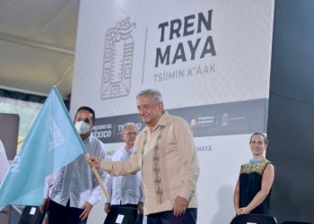 DA AMLO BANDERAZO AL TREN MAYA DESDE QUINTANA ROO