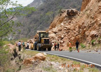 SCT REPARARA LOS DAÑOS EN LA CARRETERA OAXACA-TEHUANTEPEC, AFECTADA POR EL SISMO