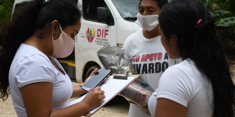 EL DIF LÁZARO CÁRDENAS CONTINÚA BRINDANDO AYUDA A LOS SECTORES SOCIALES MÁS VULNERABLES.