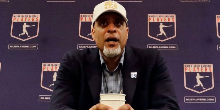 FRENAN NEGOCIACIONES PARA QUE HAYA BEISBOL DE GRANDES LIGAS