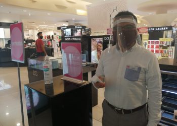 REABREN PLAZAS EN CANCÚN