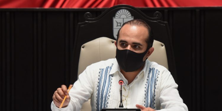 TURNAN A COMISIONES DIVERSAS INICIATIVAS PRESENTADAS POR LEGISLADORES