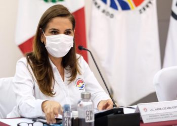 RATIFICA CABILDO DEFENSA DE PLAYA DELFINES