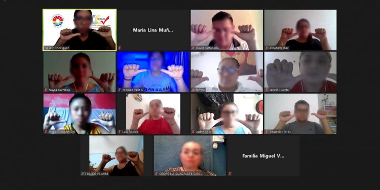 CAPACITAN A TRABAJADORES EN LÍNEA