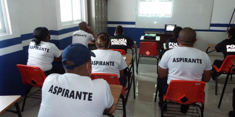 GOBIERNO DE SOLIDARIDAD CAPACITA A SUS POLICÍAS EN DERECHOS HUMANOS