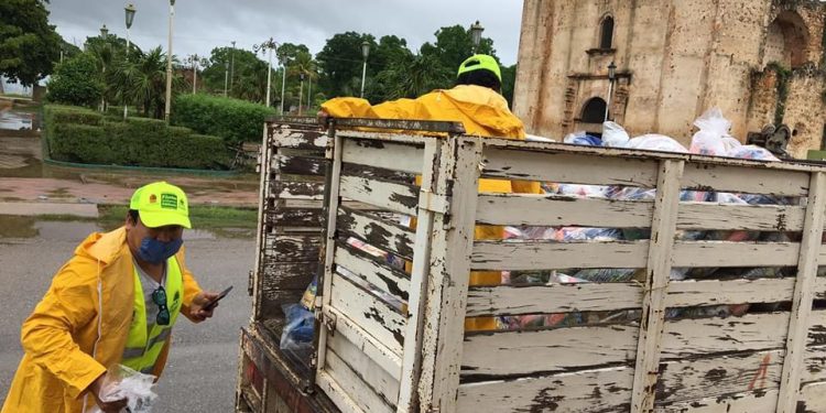 EVALÚA SOFIA ALCOCER COMUNIDADES AFECTADAS POR TORMENTA AMANDA