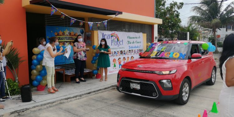 CELEBRAN GRADUACIONES ESTUDIANTILES EMOTIVAS Y ACORDE CON LA NUEVA REALIDAD