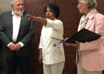 PRESENTA CANDELARIA OCHOA ÁVALOS RENUNCIA COMO TITULAR DE LA CONAVIM