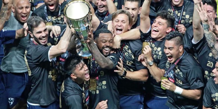 EL ACTUAL CAMPEÓN DEL FÚTBOL MEXICANO, RAYADOS DE MONTERREY CUMPLE HOY 75 AÑOS