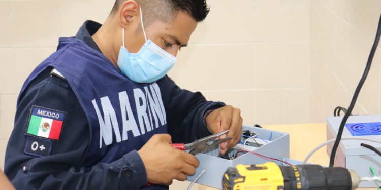 SUMAN CASI 180 TONELADAS DE INSUMOS Y EQUIPO MÉDICO EN GENERAL, DISTRIBUIDO POR LA ARMADA DE MÉXICO EN APOYO AL SECTOR SALUD