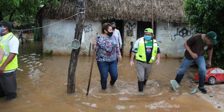 LLEVAN AYUDA A AFECTADOS POR LLUVIAS EN JOSÉ MARÍA MORELOS