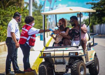 CONCIENTIZA AYUNTAMIENTO A ISLEÑOS Y VISITANTES SOBRE EL USO OBLIGATORIO DE CUBREBOCAS