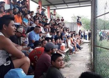 EN SEÑOR LES VALE LA ‘SANA DISTANCIA’ Y ORGANIZAN JUEGO DE BÉISBOL