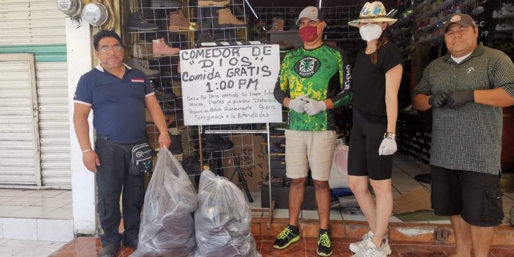 RICARDO VILLALBA CONTINÚA AYUDANDO A LA GENTE CON EL COMEDOR DE DIOS