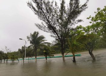 CRISTÓBAL LE PEGA FUERTE A CIUDAD DEL CARMEN