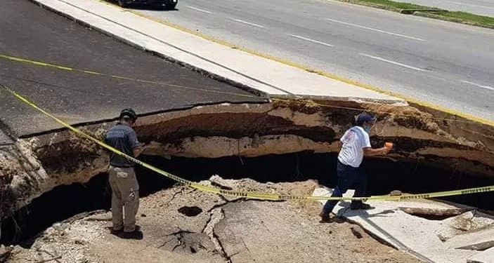 NO FUE SOCAVÓN SINO UN CENOTE, LO DE LA CARRETERA PLAYA DEL CARMEN-TULUM
