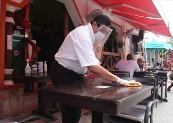 CON ESTRICTOS PROTOCOLOS DE SEGURIDAD E HIGIENE EMPIEZA LA REAPERTURA GRADUAL DE RESTAURANTES Y HOTELES EN ISLA MUJERES
