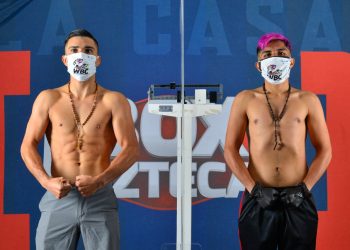 CUMPLEN LOS PROTAGONISTAS DE LAS BATALLAS DE ESTE SÁBADO CON EL PROTOCOLO DEL PESAJE.