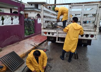 REALIZA PROTECCIÓN CIVIL TRABAJOS DE LIMPIEZA Y DESAZOLVE  DE POZOS DE ABSORCIÓN, EN LA CABECERA MUNICIPAL.