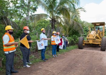 LÁZARO CÁRDENAS CONTINÚA REALIZANDO OBRAS EN BENEFICIO DE LAS FAMILIAS DEL MUNICIPIO.