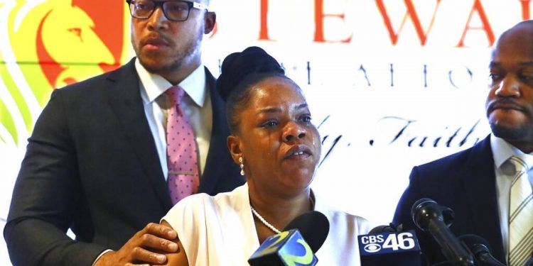 ACUSAN DE HOMICIDIO A POLICÍA DE ATLANTA QUE DISPARÓ A AFROESTADOUNIDENSE