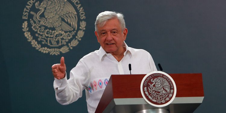 AMLO REITERA SI HAY REBROTE SE SUGERIRÁ CERRAR ESTABLECIMIENTOS