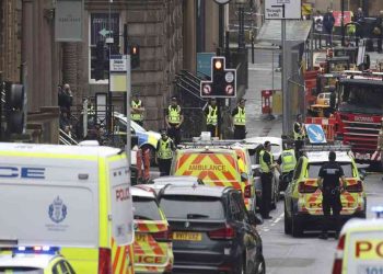 ATAQUE EN ESCOCIA DEJA UN MUERTO Y SEIS LESIONADOS