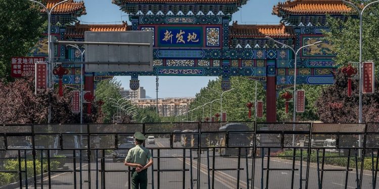 BEIJING AMPLÍA RESTRICCIONES POR TEMOR A PROPAGACIÓN MASIVA DEL BROTE