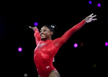 BILES DEMANDA AL COMITÉ OLÍMPICO