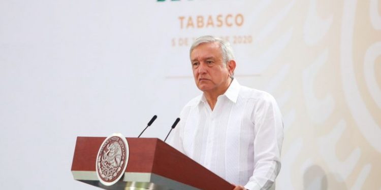 CALDERÓN SOLO HIZO BARDA DE UNA REFINERÍA, LLEVAMOS MÁS NOSOTROS: LÓPEZ OBRADOR