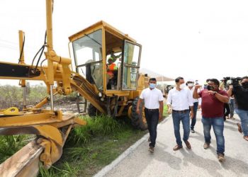 CONSTRUCCIÓN DE LA CARRETERA HUNUCMÁ-SISAL CONTRIBUYE A GENERAR EMPLEOS PARA LOS YUCATECOS