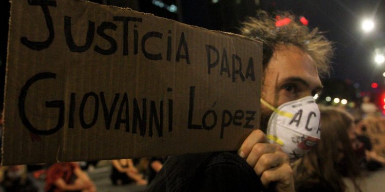 DETIENEN A TRES POLICÍAS DE IXTLAHUACÁN POR MUERTE DE GIOVANNI LÓPEZ