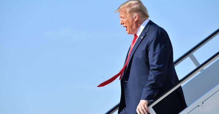 DOS MIEMBROS MÁS DEL EQUIPO DE CAMPAÑA DE TRUMP DAN POSITIVO A COVID-19