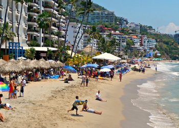 EL LUNES REABREN HOTELES Y PLAYAS DE PUERTO VALLARTA
