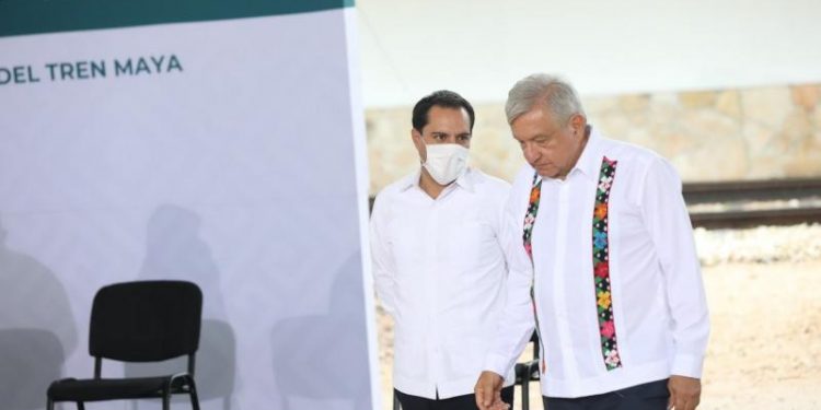 EL PRESIDENTE ANDRÉS MANUEL LÓPEZ OBRADOR Y MAURICIO VILA DOSAL DAN EL BANDERAZO DE INICIO DE LA CONSTRUCCIÓN DEL TREN MAYA EN YUCATÁN