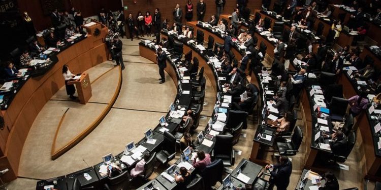 EL SENADO DE MÉXICO POSPONE SU REAPERTURA