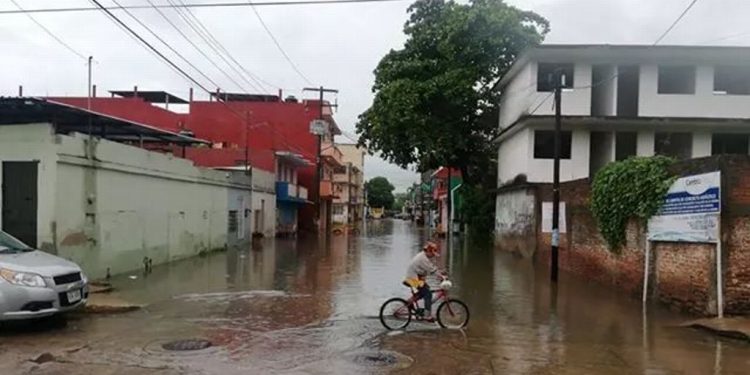 EVITARÁ SALUD QUE ENFERMOS DE COVID-19 SE MEZCLEN CON POBLACIÓN QUE DEBA SER EVACUADA POR INUNDACIONES